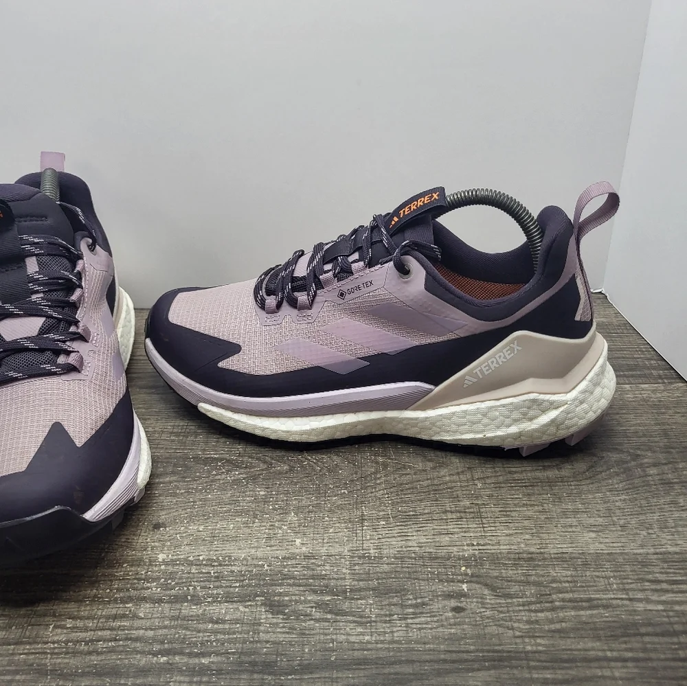 adidas Terrex Free Hiker 2.0 Low GoreTex Hiking Womens Size 8.5 Purple Sneakers